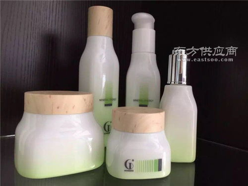 高誠(chéng)玻璃 臺(tái)山市專業(yè)化妝品玻璃瓶定制廠家，品質(zhì)與創(chuàng)新并重